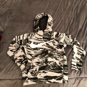 Nike youth medium -boys-Nike hoodie